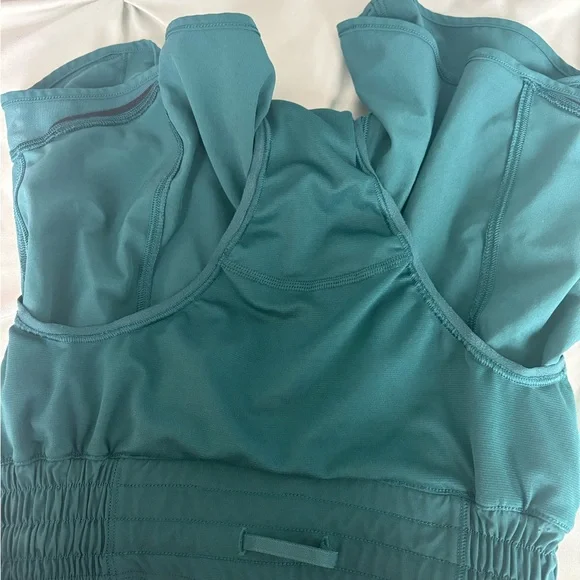 Lululemon Athletica Green Athletic Shorts Lightweight Moisture-Wicking - Picture 5 of 6